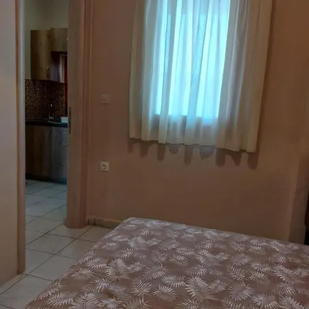 Athina Apartment *